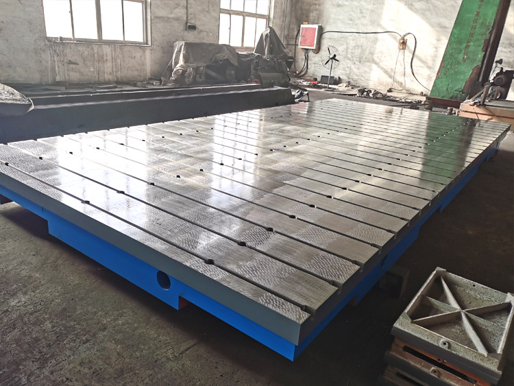 鉚焊平（píng）台-鑄鐵鉚焊平台-鉗工鉚焊平台