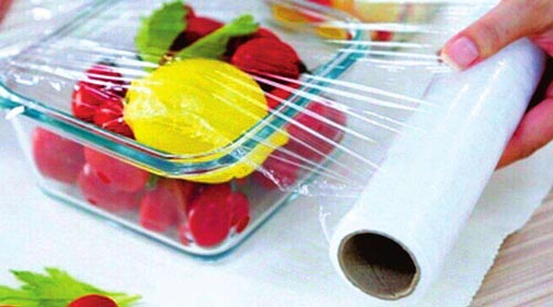 食品塑料保鮮膜透氣（qì）性能不達標，內部密封（fēng）的食物仍然會發黴變質